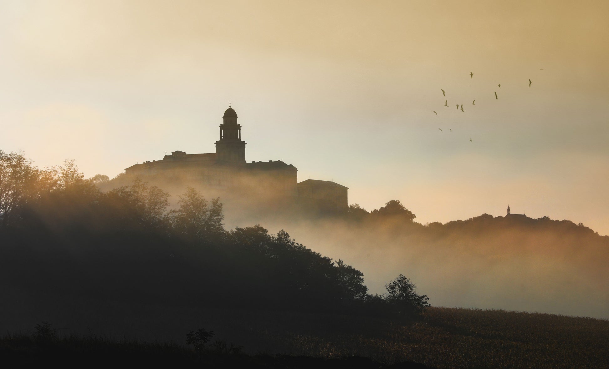 Color photo "Pray at dusk" by Gabriel - glossy print